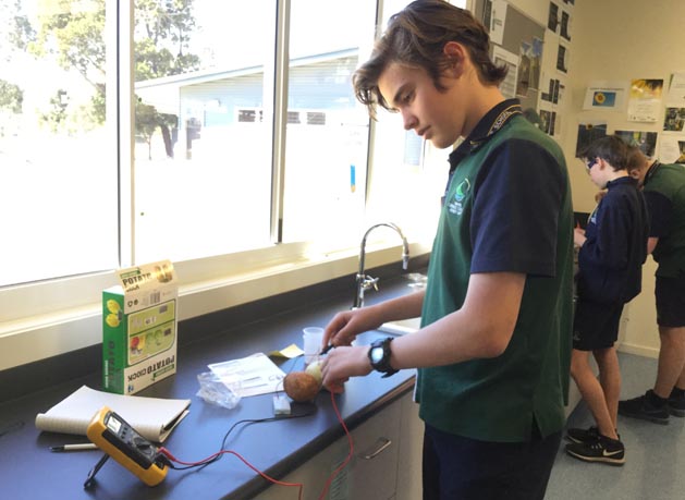 2018 STEM Clock using Potatoes.jpg